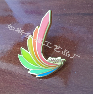 異形高檔琺瑯金屬胸針定做個(gè)性胸章定制大學(xué)社團(tuán)會(huì)團(tuán)徽定做紀(jì)念章